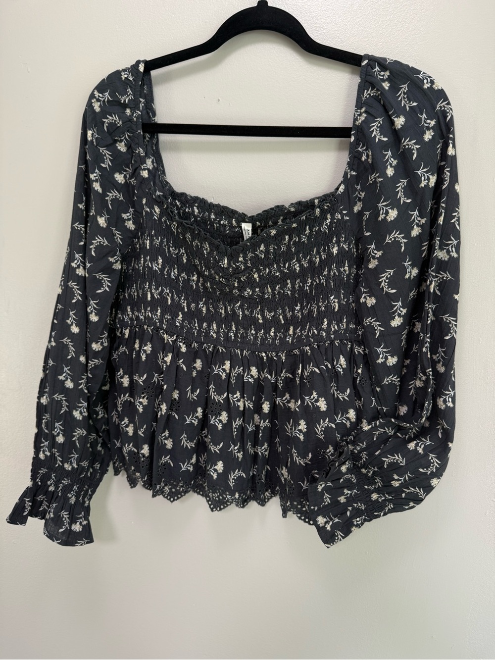 NWT Smocked Floral Peasant Blouse size L